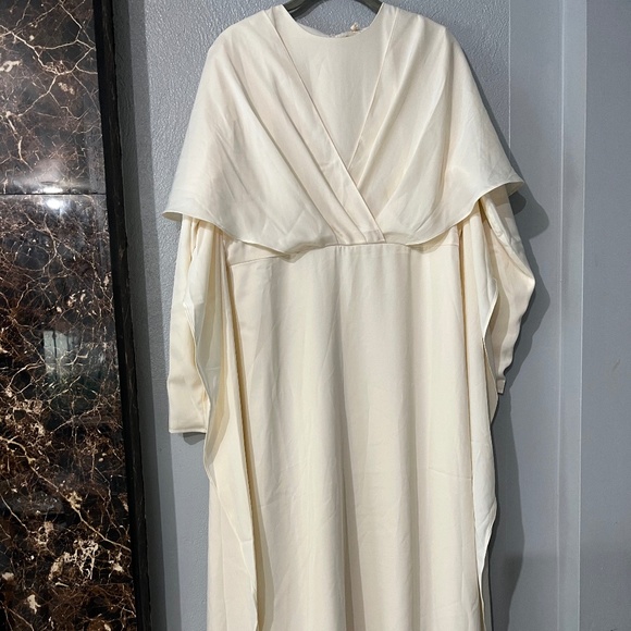 Vieled Dresses & Skirts - Off White Veiled New York gala dress